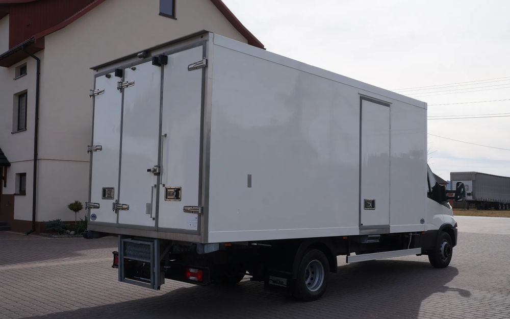Iveco DAILY 70c17 CHŁODNIA 5 m Thermo king V-500 MAX Wzorowy Stan - Camión frigorífico: foto 5 Iveco DAILY 70c17 CHŁODNIA 5 m Thermo king V-500 MAX Wzorowy Stan - Camión frigorífico: foto 5
