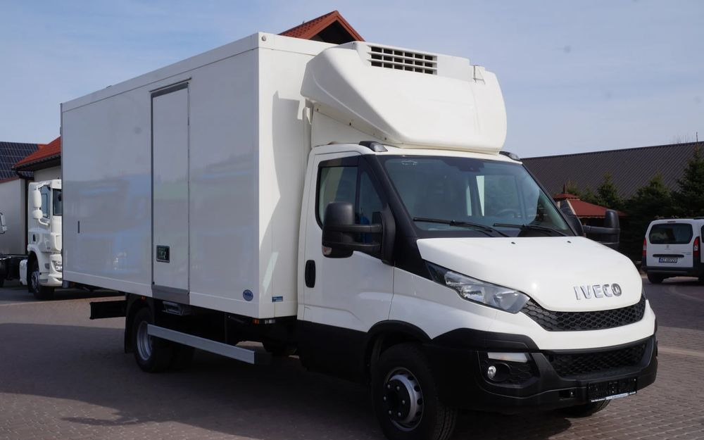 Iveco DAILY 70c17 CHŁODNIA 5 m Thermo king V-500 MAX Wzorowy Stan - Camión frigorífico: foto 2 Iveco DAILY 70c17 CHŁODNIA 5 m Thermo king V-500 MAX Wzorowy Stan - Camión frigorífico: foto 2