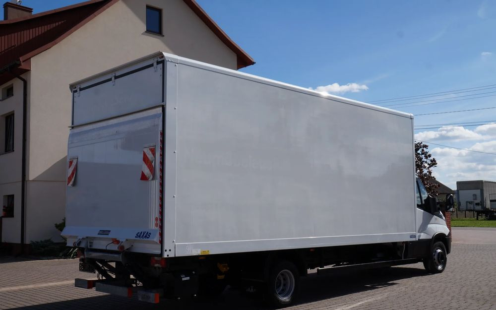 Iveco DAILY 72c18 Automat HI-MATIC Kontener 6 m 74 tys km STAN NOWY - Camión caja cerrada: foto 3 Iveco DAILY 72c18 Automat HI-MATIC Kontener 6 m 74 tys km STAN NOWY - Camión caja cerrada: foto 3