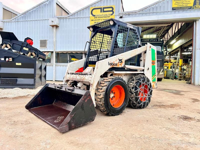 Bobcat 643 Mini-chargeur avec balayeuse et godet - Minicargadora: foto 1 Bobcat 643 Mini-chargeur avec balayeuse et godet - Minicargadora: foto 1