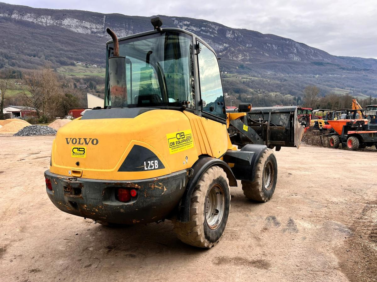 Volvo L25B-P CHARGEUSE SUR PNEUS 5T - Cargadora de ruedas: foto 5 Volvo L25B-P CHARGEUSE SUR PNEUS 5T - Cargadora de ruedas: foto 5