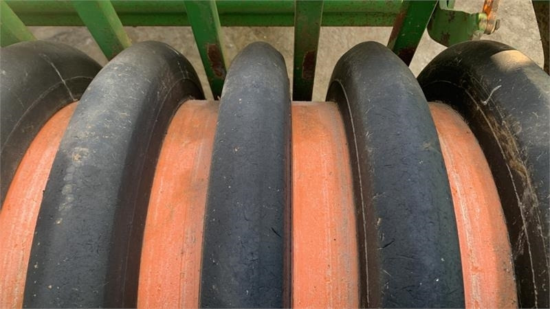 Amazone Amazone 4M AD-P 403 Special Disc Combination **Vid - Combinado de siembra: foto 4 Amazone Amazone 4M AD-P 403 Special Disc Combination **Vid - Combinado de siembra: foto 4