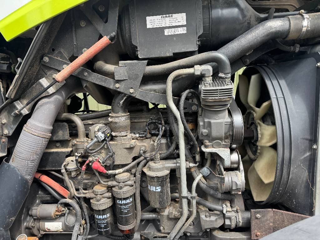 Tractor Claas Axion 810: foto 9