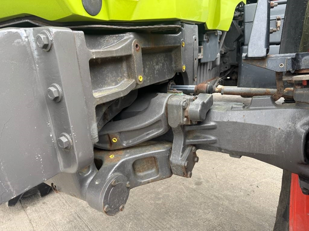 Tractor Claas Axion 810: foto 8