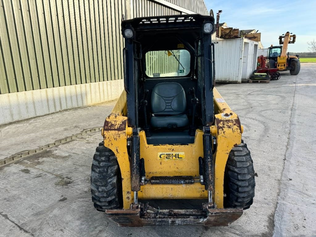 Minicargadora Gehl R 165: foto 11