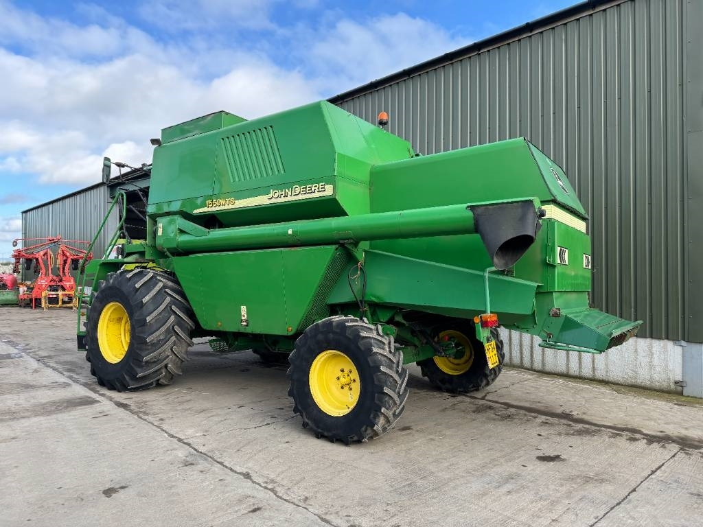 John Deere 1550 WTS - Cosechadora de granos: foto 4 John Deere 1550 WTS - Cosechadora de granos: foto 4