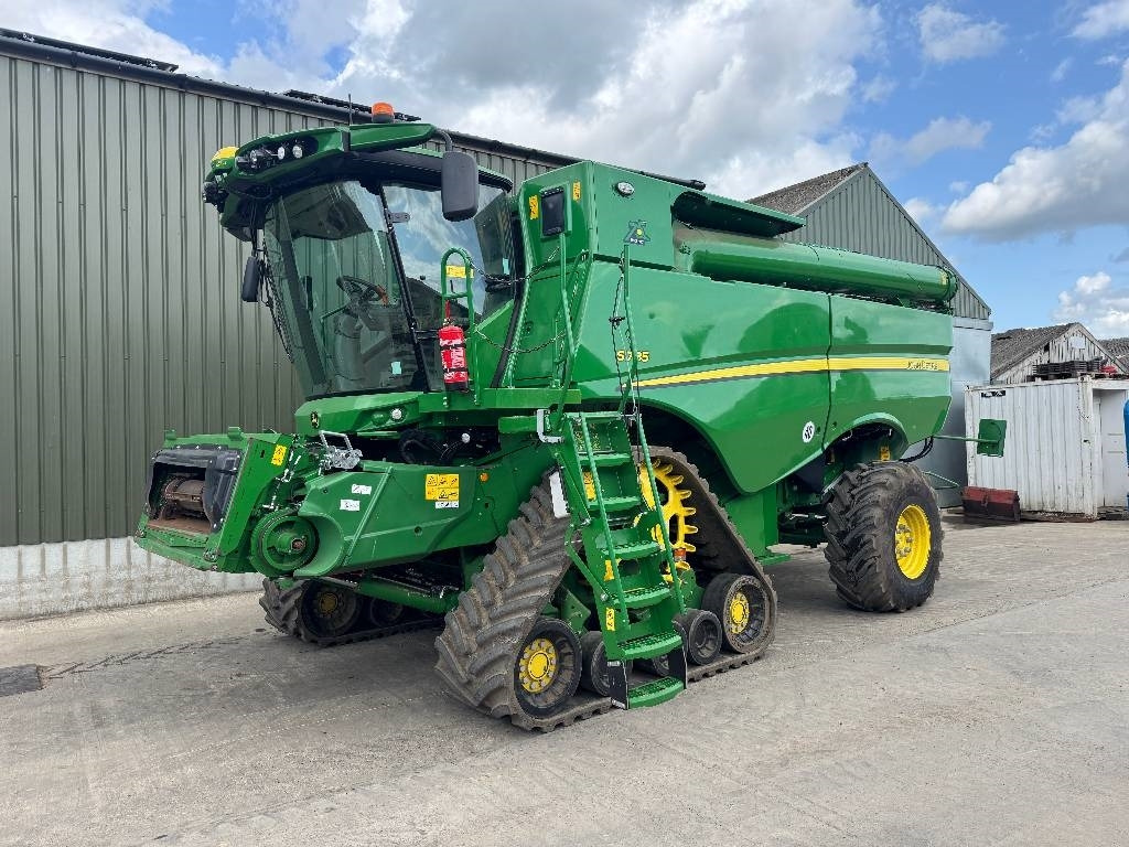 John Deere S785 4WD c/w 735D Header - Cosechadora de granos: foto 1 John Deere S785 4WD c/w 735D Header - Cosechadora de granos: foto 1