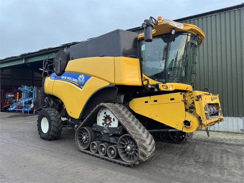 New Holland CR9080 c/w 30ft Varifeed Header - Accesorios para cosechadoras: foto 3 New Holland CR9080 c/w 30ft Varifeed Header - Accesorios para cosechadoras: foto 3