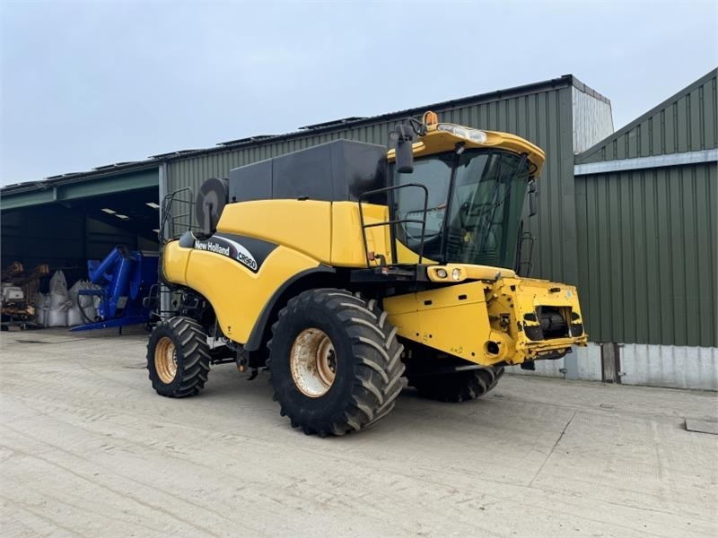 New Holland CR960 c/w 24ft Header - Accesorios para cosechadoras: foto 1 New Holland CR960 c/w 24ft Header - Accesorios para cosechadoras: foto 1
