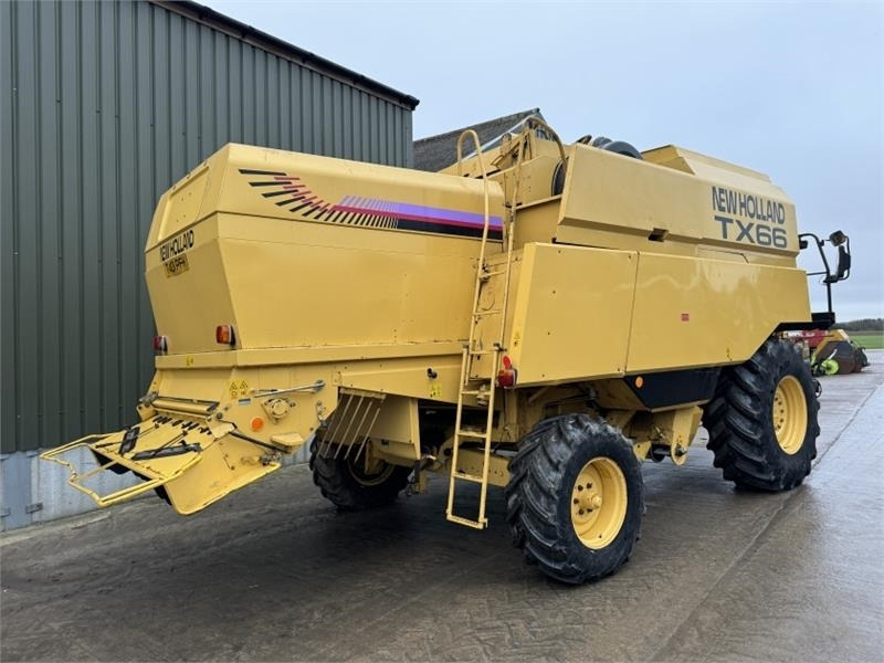 New Holland New Holland TX66 c/w 20ft Header - Accesorios para cosechadoras: foto 2 New Holland New Holland TX66 c/w 20ft Header - Accesorios para cosechadoras: foto 2