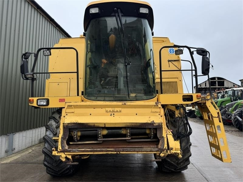 New Holland New Holland TX66 c/w 20ft Header - Accesorios para cosechadoras: foto 5 New Holland New Holland TX66 c/w 20ft Header - Accesorios para cosechadoras: foto 5