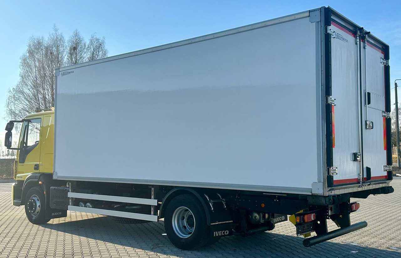 IVECO EUROCARGO 160-280 / CHŁODNIA / 6.1 M DŁUGOŚCI / 15 EUROPALET / AUTOMAT / SYPIALKA / NISKI PRZEBIEG / 16 TON DMC / CARRIER SPALINOWO - ELEKTRYCZNY / 2018 ROK - Camión frigorífico: foto 4 IVECO EUROCARGO 160-280 / CHŁODNIA / 6.1 M DŁUGOŚCI / 15 EUROPALET / AUTOMAT / SYPIALKA / NISKI PRZEBIEG / 16 TON DMC / CARRIER SPALINOWO - ELEKTRYCZNY / 2018 ROK - Camión frigorífico: foto 4