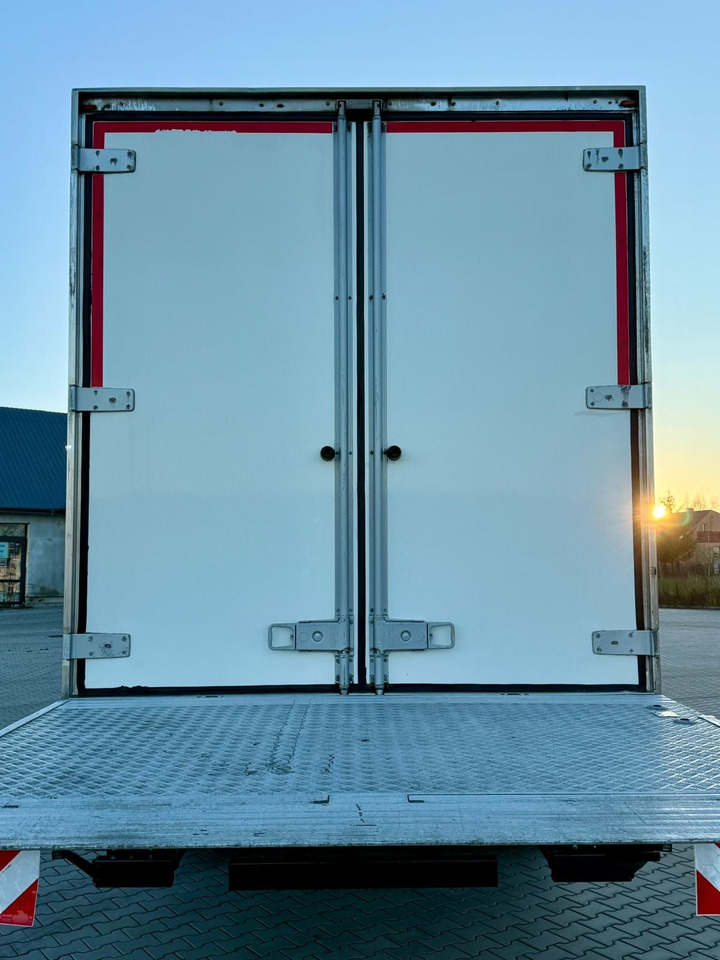 MERCEDES-BENZ ACTROS 1840 / CHŁODNIA / WINDA / 15 EUROPALET / 6.10 M DŁUGOŚCI / DUŻA KABINA / AUTOMAT / SPROWADZONY / SERWISOWANY / EURO 6 - Camión frigorífico: foto 5 MERCEDES-BENZ ACTROS 1840 / CHŁODNIA / WINDA / 15 EUROPALET / 6.10 M DŁUGOŚCI / DUŻA KABINA / AUTOMAT / SPROWADZONY / SERWISOWANY / EURO 6 - Camión frigorífico: foto 5