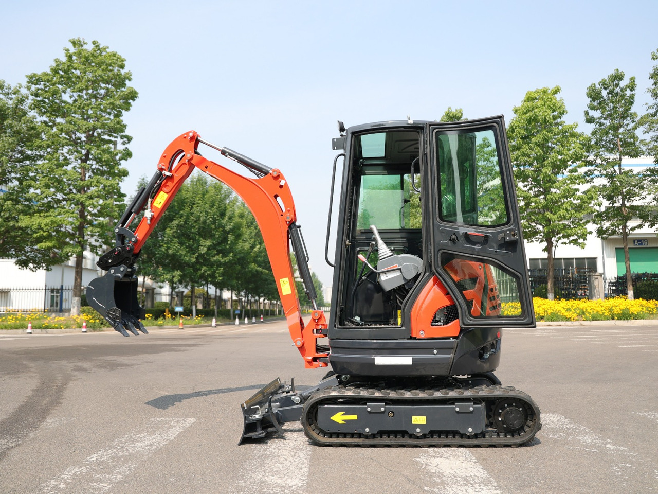KUBOTA Diesel Mini excavator 2.5 Ton - Müller Machinery MB 25 Plus - VKSH - Miniexcavadora: foto 2 KUBOTA Diesel Mini excavator 2.5 Ton - Müller Machinery MB 25 Plus - VKSH - Miniexcavadora: foto 2