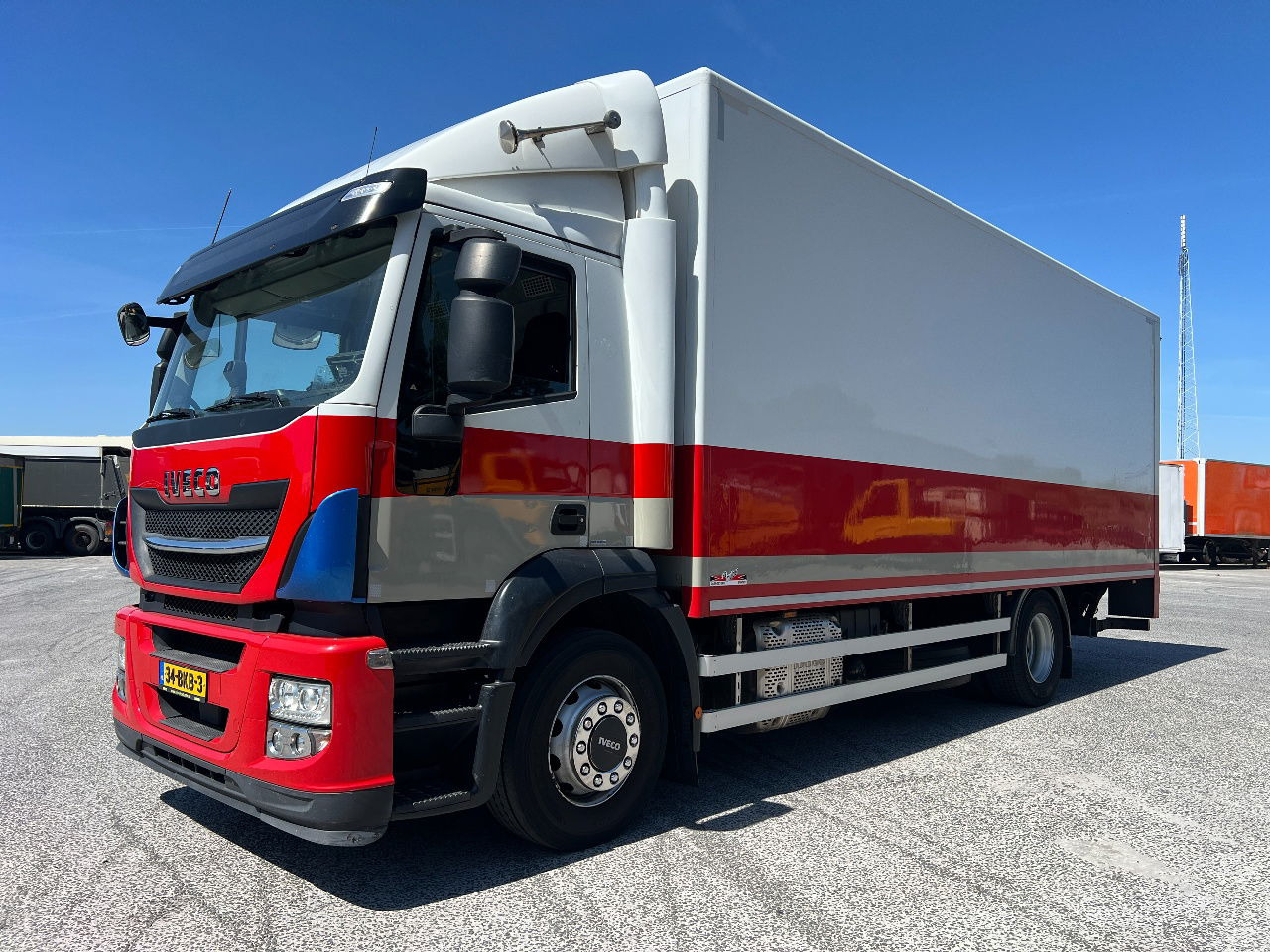 Iveco Stralis 310 AD, 19Ton, Euro 6 - Camión caja cerrada: foto 1 Iveco Stralis 310 AD, 19Ton, Euro 6 - Camión caja cerrada: foto 1