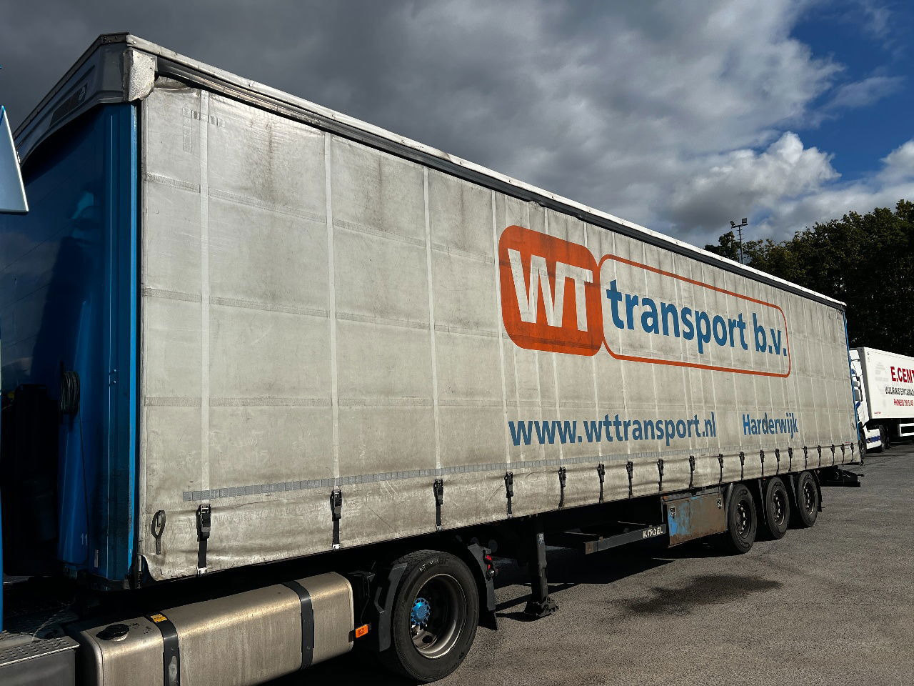 Kögel mega oplegger met SAF intrax - Semirremolque lona: foto 1 Kögel mega oplegger met SAF intrax - Semirremolque lona: foto 1