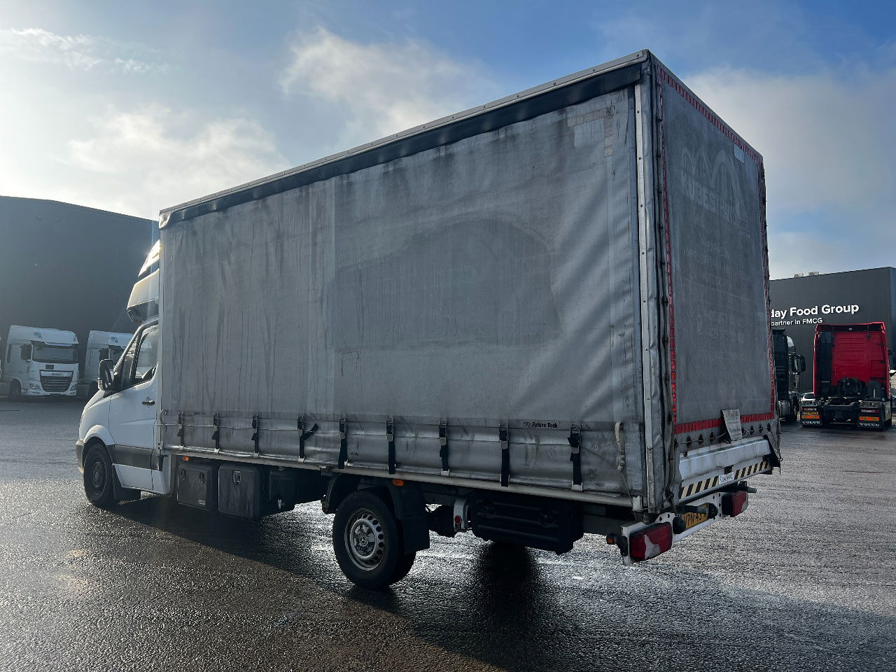 Mercedes-Benz Sprinter 316 Euro 6, Manual - Furgoneta con caja de lona: foto 4 Mercedes-Benz Sprinter 316 Euro 6, Manual - Furgoneta con caja de lona: foto 4