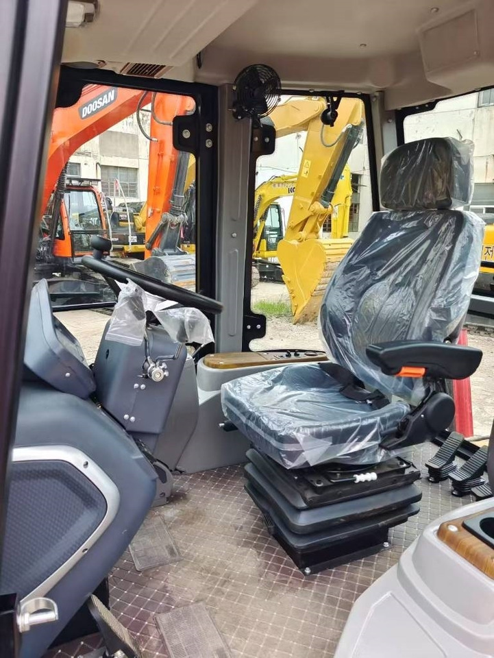 CAT 420 F 100% brand new machine - Retroexcavadora: foto 2 CAT 420 F 100% brand new machine - Retroexcavadora: foto 2