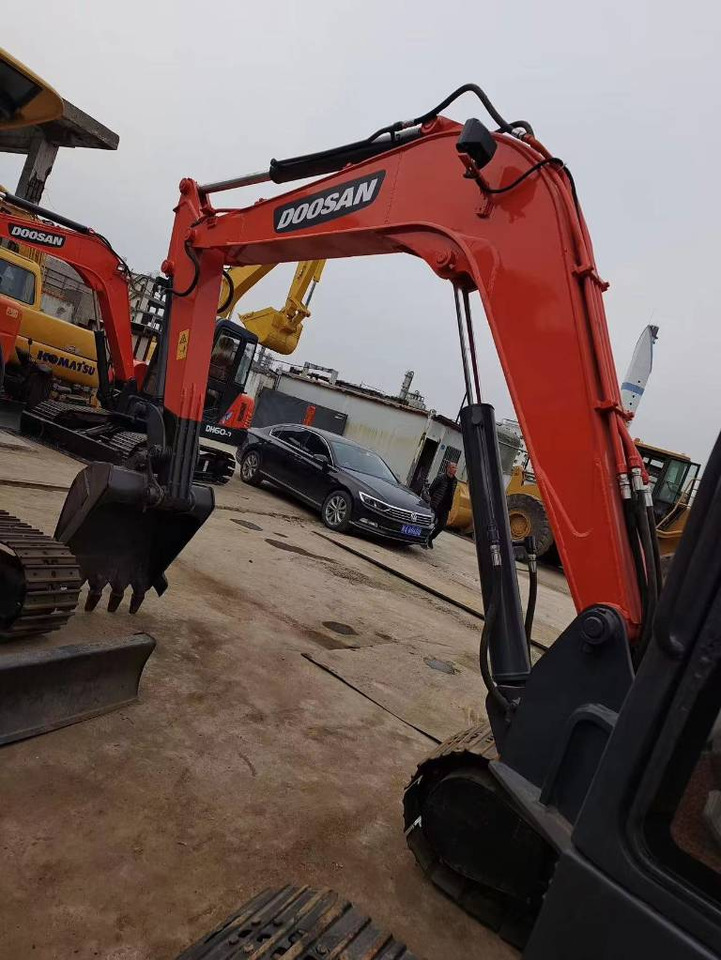 Doosan DH 60-7 - Miniexcavadora: foto 2 Doosan DH 60-7 - Miniexcavadora: foto 2