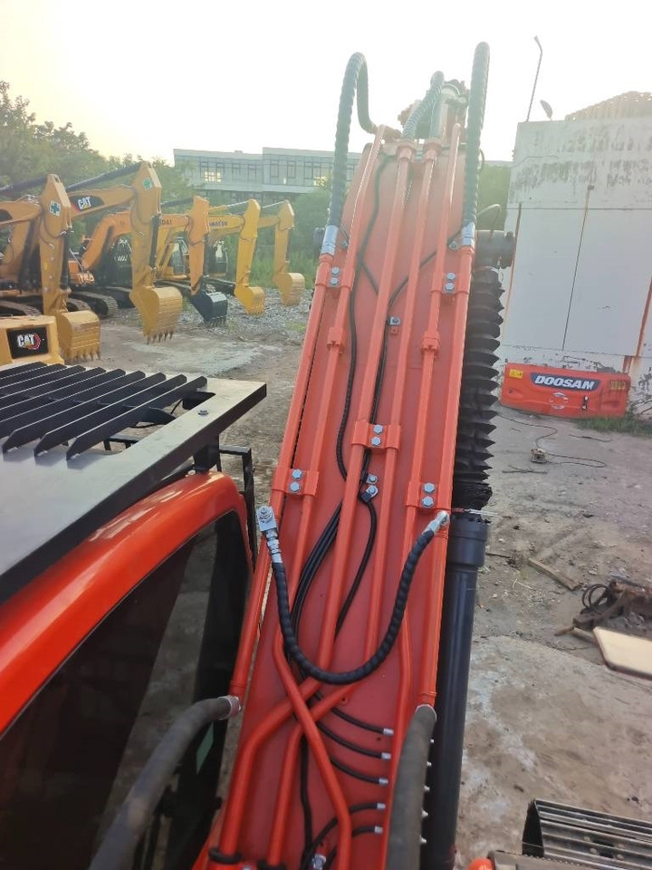 Excavadora de cadenas Doosan DX 225 LC: foto 42 Excavadora de cadenas Doosan DX 225 LC: foto 42