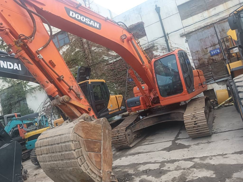 Doosan DX 300 LC-9C - Excavadora de cadenas: foto 1 Doosan DX 300 LC-9C - Excavadora de cadenas: foto 1