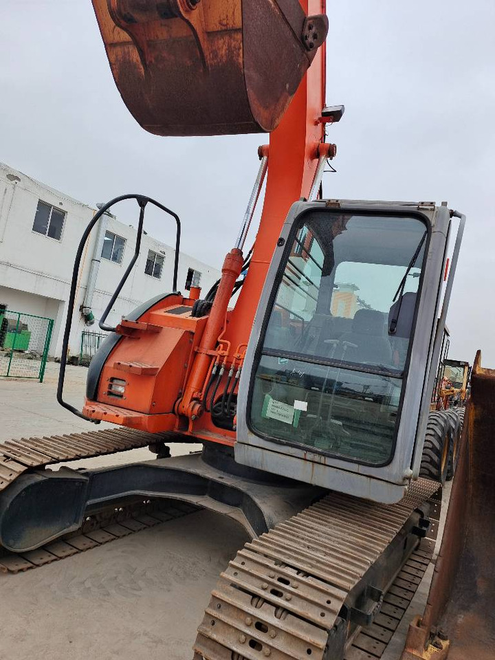 Hitachi ZX 135 US - Excavadora de cadenas: foto 1 Hitachi ZX 135 US - Excavadora de cadenas: foto 1