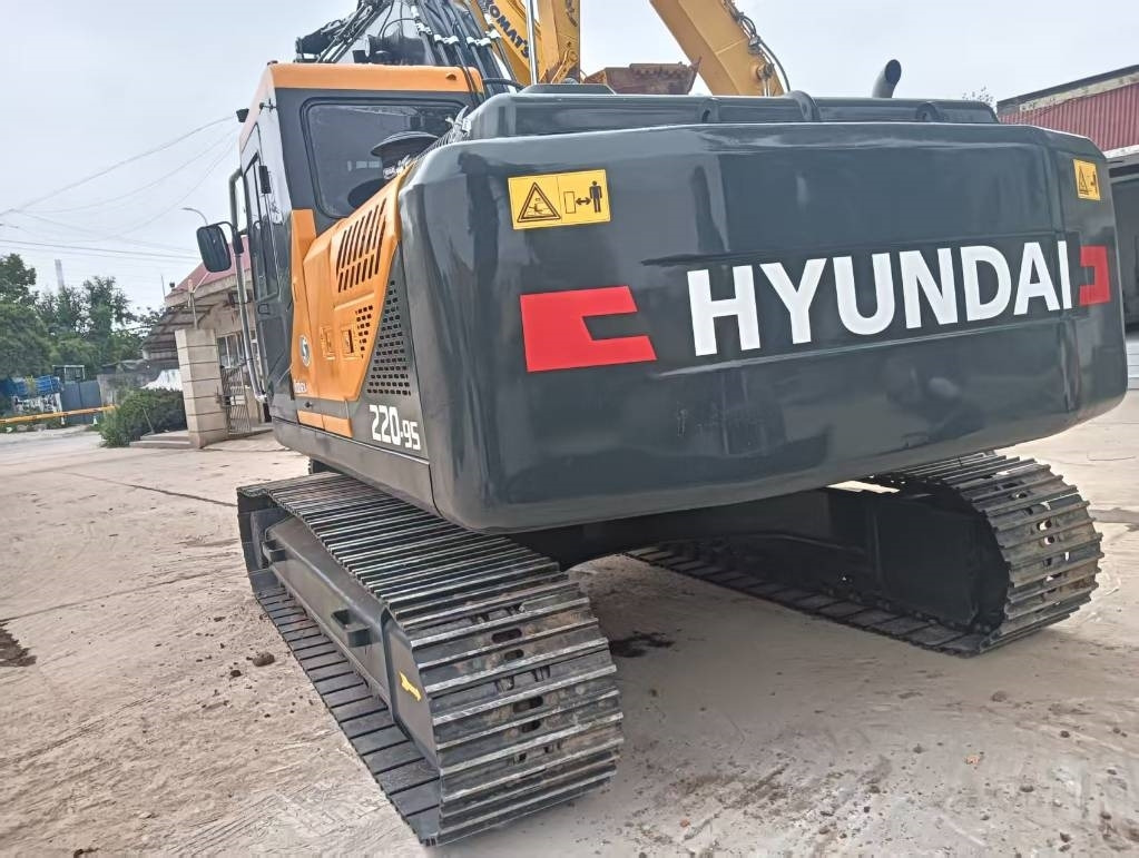 Hyundai 220LC-9S - Excavadora de cadenas: foto 3 Hyundai 220LC-9S - Excavadora de cadenas: foto 3