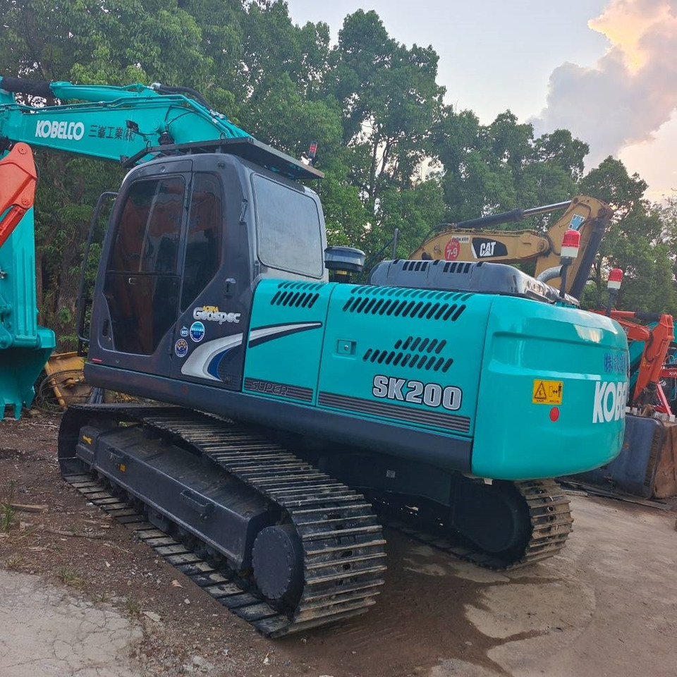 Kobelco SK 200 - Excavadora de cadenas: foto 3 Kobelco SK 200 - Excavadora de cadenas: foto 3