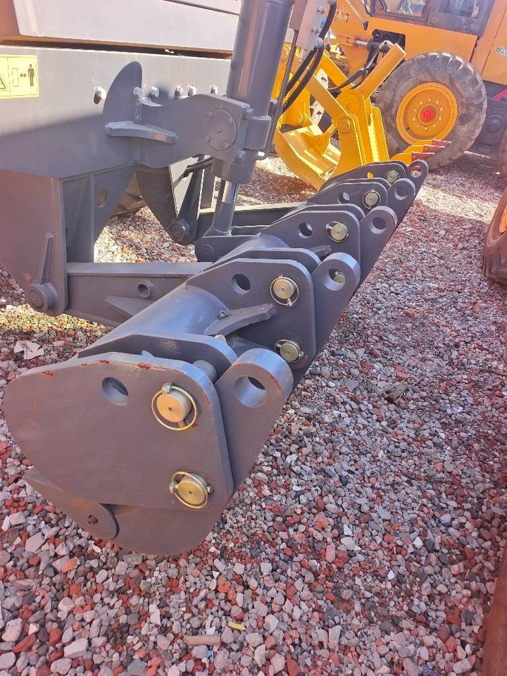 XCMG GR 180 - Grader: foto 5 XCMG GR 180 - Grader: foto 5