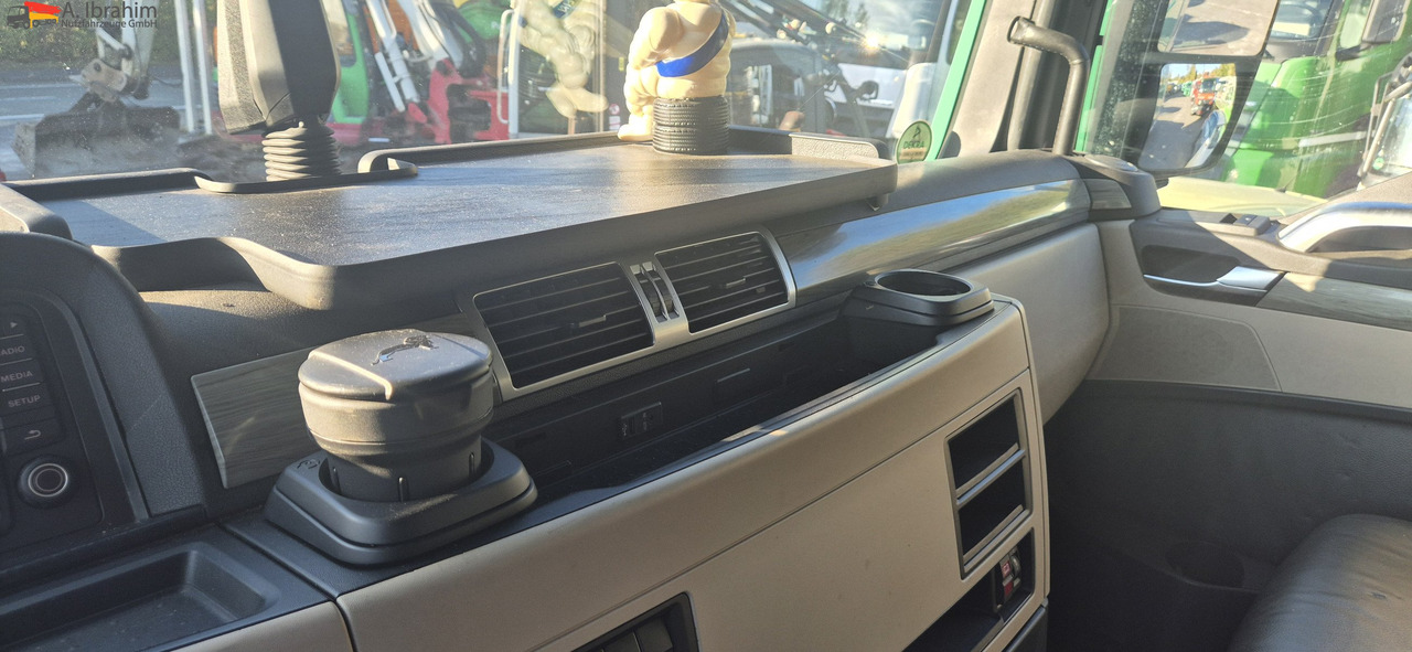 MAN TGX 18.500 Retarder | Standklima | XXL | 2x Tank | LED | deutsches Fahrzeug - Cabeza tractora: foto 4 MAN TGX 18.500 Retarder | Standklima | XXL | 2x Tank | LED | deutsches Fahrzeug - Cabeza tractora: foto 4