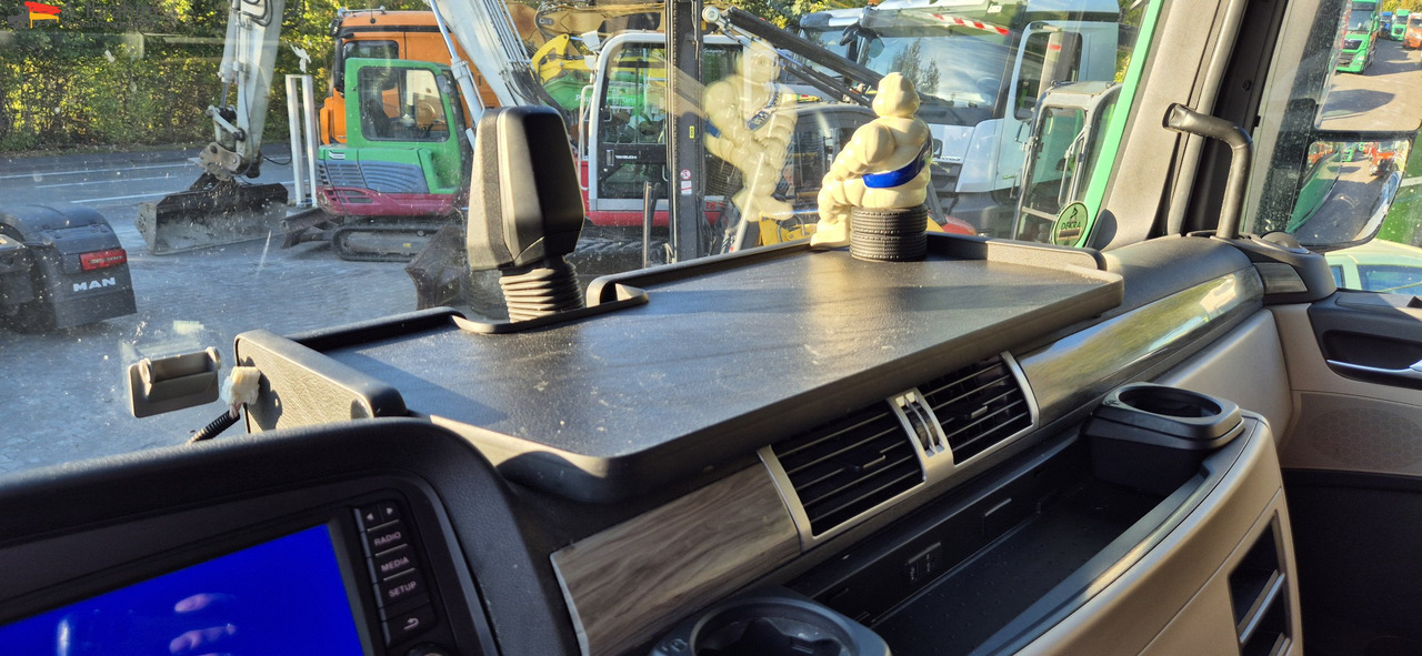 MAN TGX 18.510 Retarder | Standklima | XXL | 2x Tank | LED | Top Zustand - Cabeza tractora: foto 2 MAN TGX 18.510 Retarder | Standklima | XXL | 2x Tank | LED | Top Zustand - Cabeza tractora: foto 2