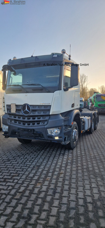 Mercedes-Benz 2643 6x4, Blatt Luft, scheckheft Mercedes - Cabeza tractora: foto 1 Mercedes-Benz 2643 6x4, Blatt Luft, scheckheft Mercedes - Cabeza tractora: foto 1