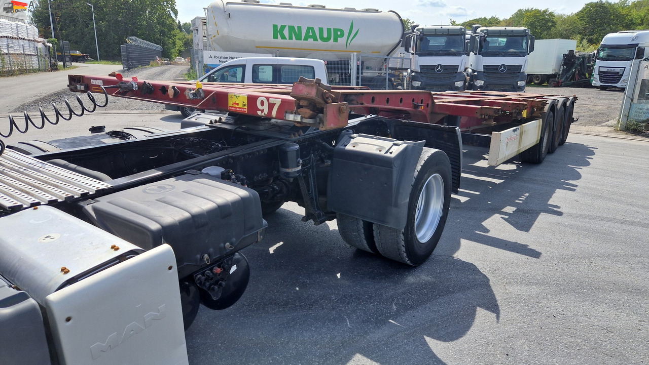 Krone SD Containerchassis 2x 20, 30, 40 ft deutscher Auflieger, ausziehbar - Semirremolque portacontenedore/ Intercambiable: foto 1 Krone SD Containerchassis 2x 20, 30, 40 ft deutscher Auflieger, ausziehbar - Semirremolque portacontenedore/ Intercambiable: foto 1