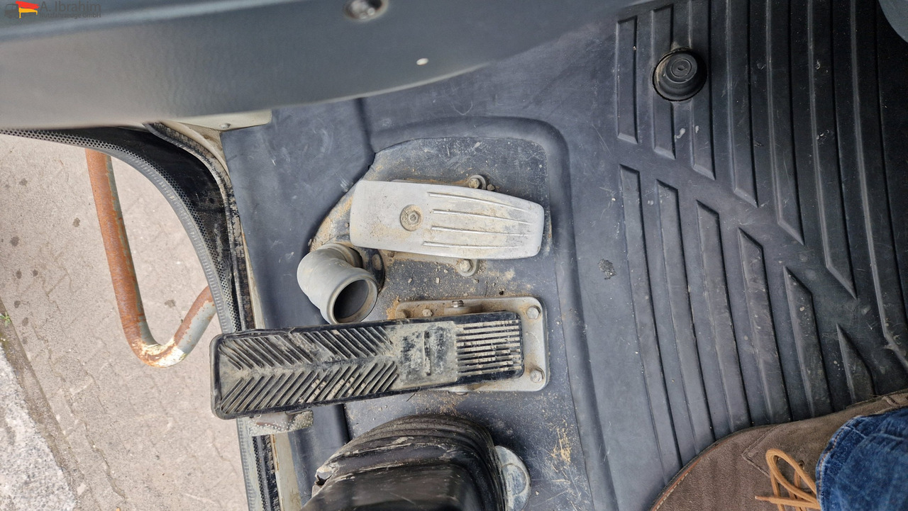 Liebherr A316 Schnellwechsler, Hammerverrohrung, Verstellausleger Deutz Motor - Miniexcavadora: foto 5 Liebherr A316 Schnellwechsler, Hammerverrohrung, Verstellausleger Deutz Motor - Miniexcavadora: foto 5