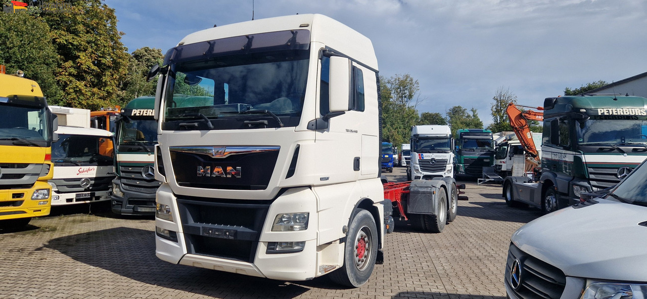 MAN 26.440 TGX, Chassis 7,80 m lang 4,85 m Radstand - Camión chasis: foto 1 MAN 26.440 TGX, Chassis 7,80 m lang 4,85 m Radstand - Camión chasis: foto 1