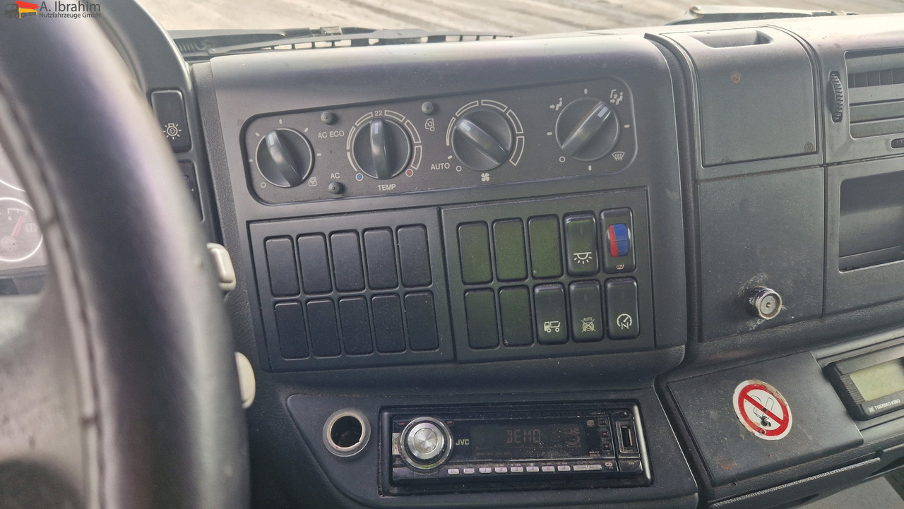 MAN 8.180 Thermokingkühlung - 30 ° voll fahrbereit - Camión frigorífico: foto 2 MAN 8.180 Thermokingkühlung - 30 ° voll fahrbereit - Camión frigorífico: foto 2