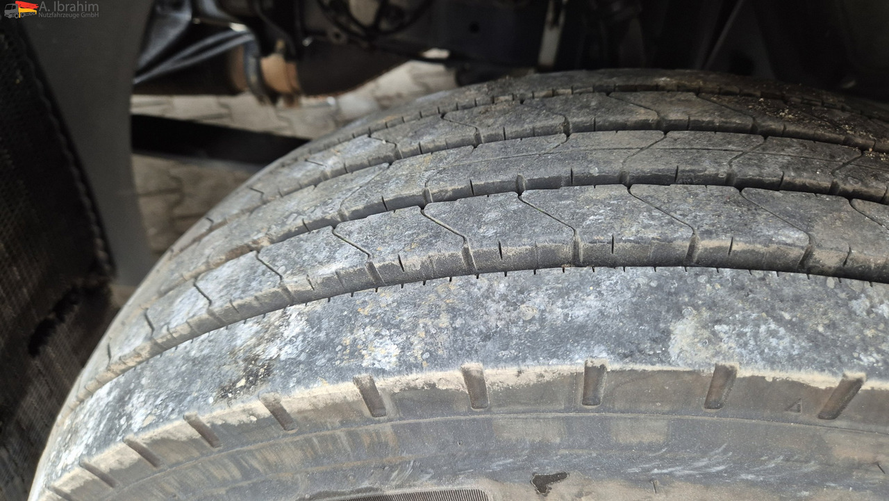 Leasing de MAN 8.250 7,30 m Koffer, Navi, Topzustand MAN 8.250 7,30 m Koffer, Navi, Topzustand: foto 6 Leasing de MAN 8.250 7,30 m Koffer, Navi, Topzustand MAN 8.250 7,30 m Koffer, Navi, Topzustand: foto 6