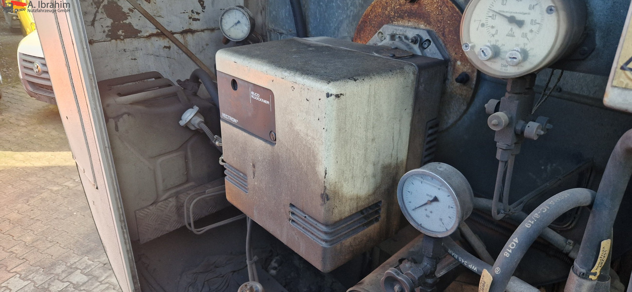 MAN TGA Asphaltspritze Schäfer 20 000 Liters - Camión cisterna: foto 4 MAN TGA Asphaltspritze Schäfer 20 000 Liters - Camión cisterna: foto 4