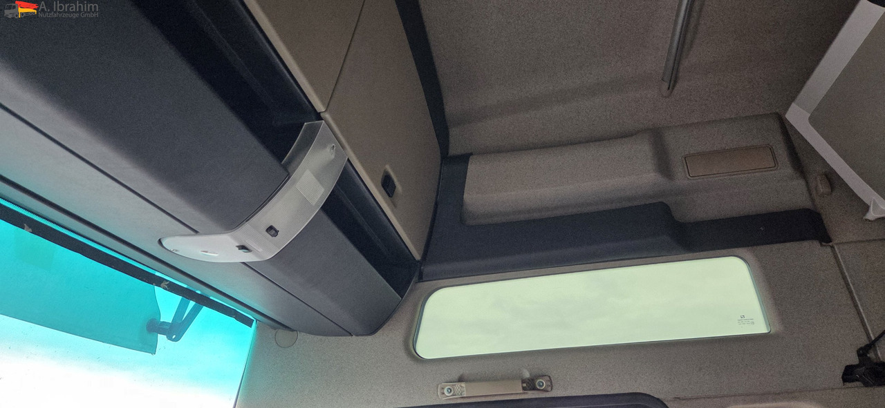 MAN TGX 26.460 6x2 | Lift-Lenkachse | Retarder | Klima | 2 x Vorhanden - Camión portacontenedore/ Intercambiable: foto 3 MAN TGX 26.460 6x2 | Lift-Lenkachse | Retarder | Klima | 2 x Vorhanden - Camión portacontenedore/ Intercambiable: foto 3