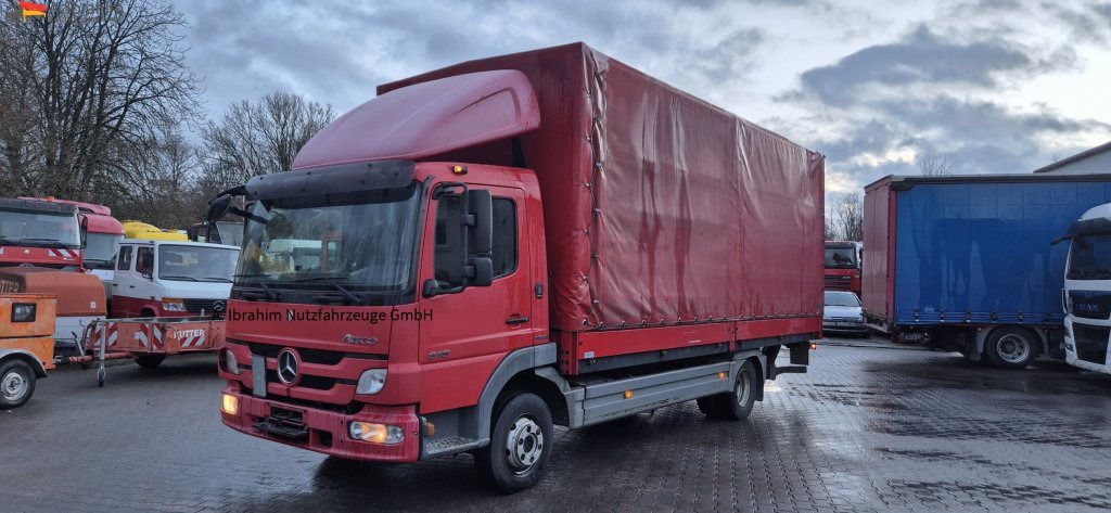 Mercedes-Benz 818L LBW, Luftfederung - Furgoneta con caja de lona: foto 1 Mercedes-Benz 818L LBW, Luftfederung - Furgoneta con caja de lona: foto 1
