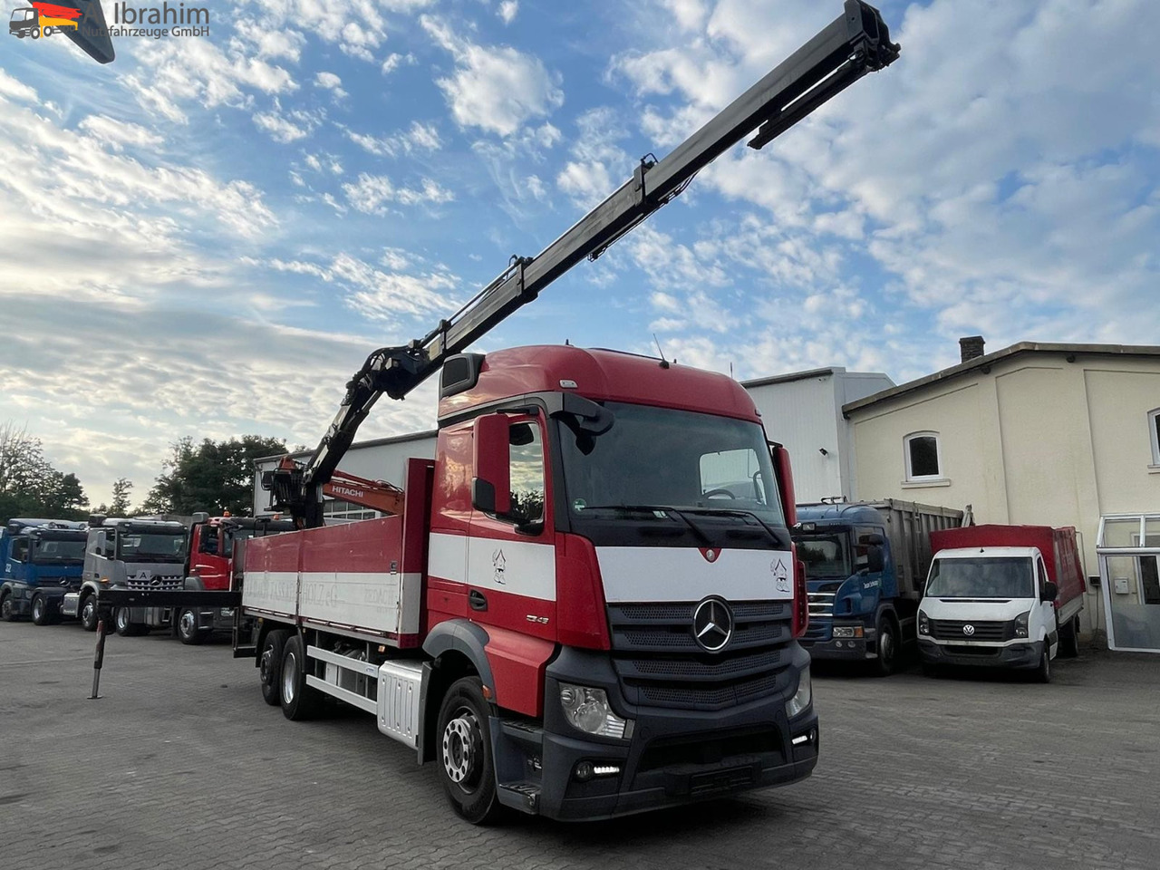 Mercedes-Benz Actros 2545 6x2 Pritsche Kran HIAB 166 - Camión caja abierta, Camión grúa: foto 1 Mercedes-Benz Actros 2545 6x2 Pritsche Kran HIAB 166 - Camión caja abierta, Camión grúa: foto 1