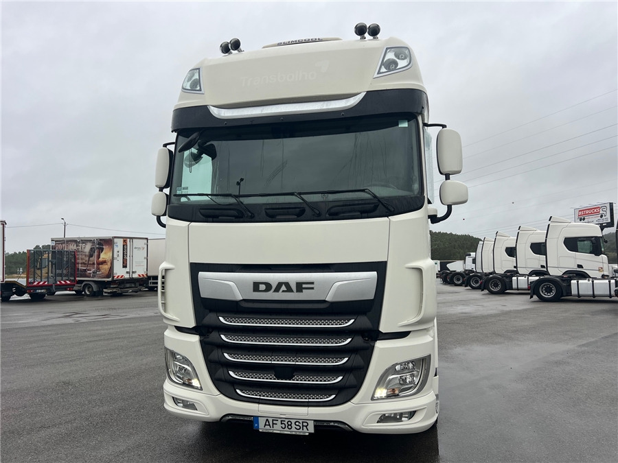 DAF XF 530 Retarder / Airparkoll - Cabeza tractora: foto 2 DAF XF 530 Retarder / Airparkoll - Cabeza tractora: foto 2