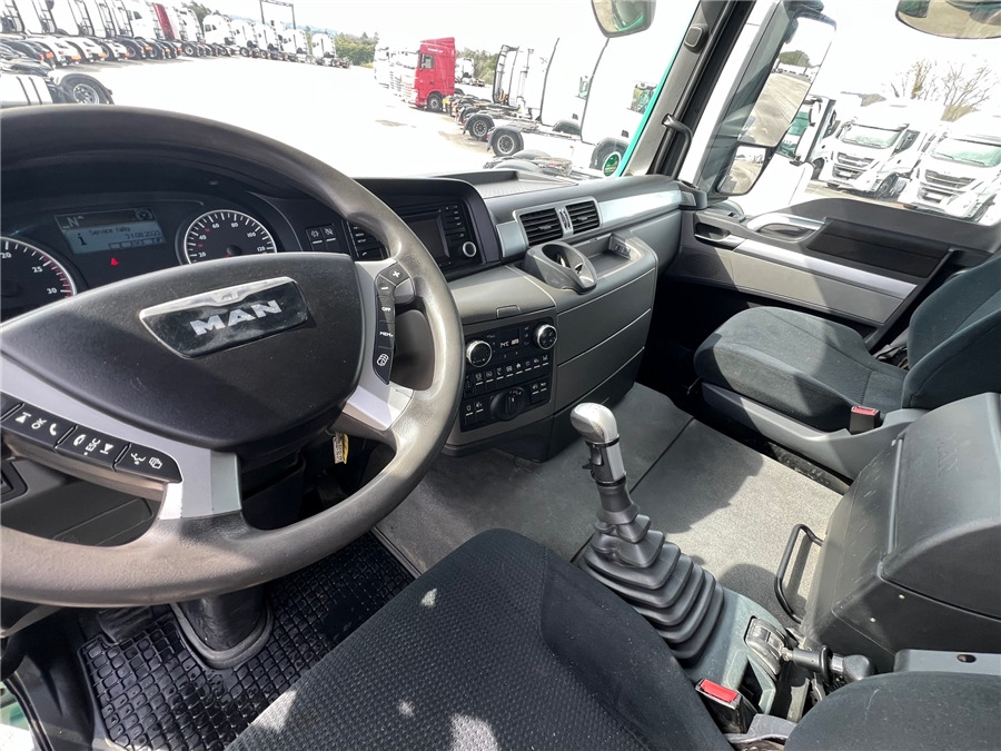 Foto del interior 2: Cabeza tractora MAN TGX 18.480/RETARDER/Hidralik