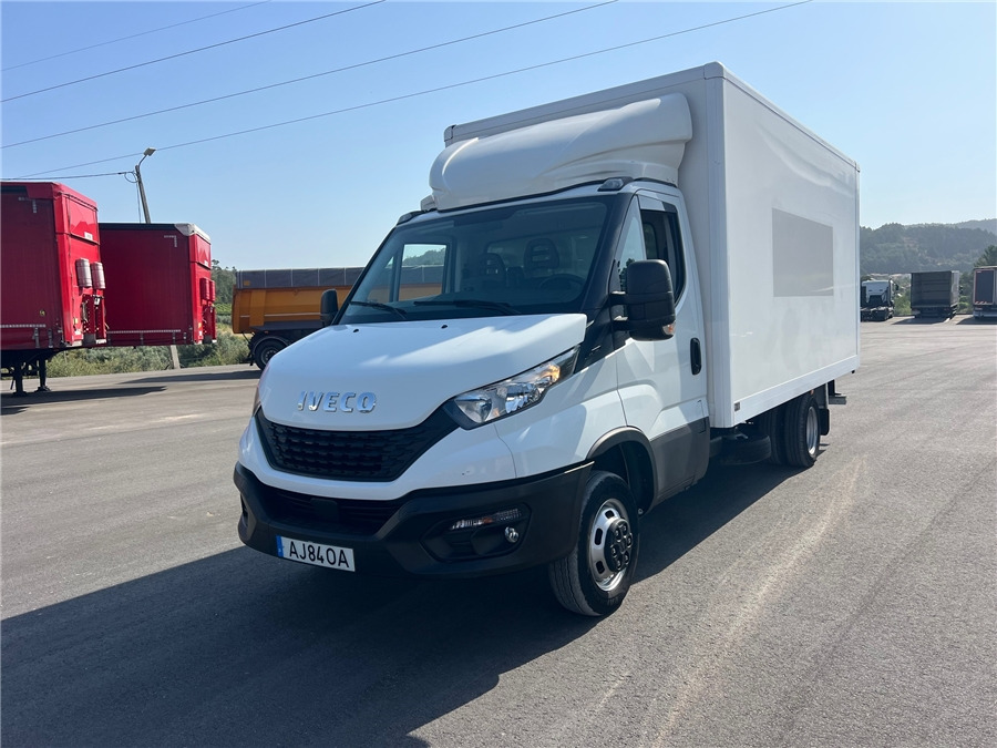 Iveco 35C16H - Camión caja cerrada: foto 1 Iveco 35C16H - Camión caja cerrada: foto 1