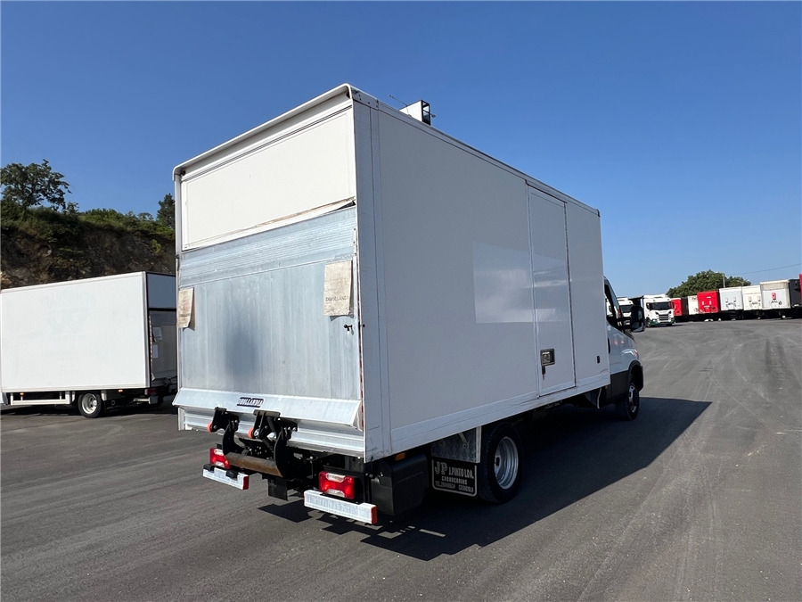 Iveco 35C16H - Camión caja cerrada: foto 4 Iveco 35C16H - Camión caja cerrada: foto 4