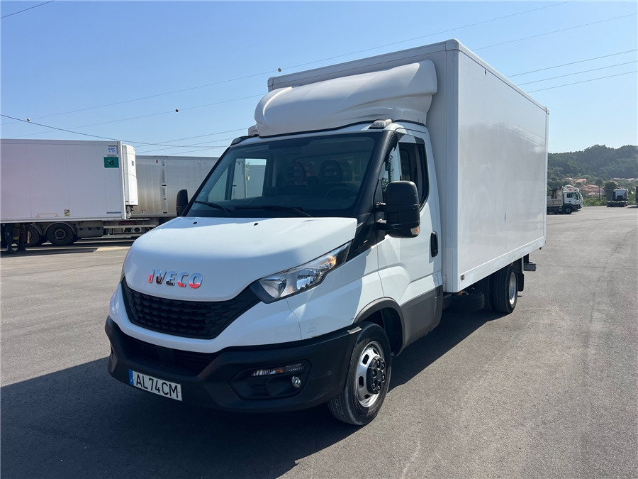 Iveco 35C16H - Camión caja cerrada: foto 1 Iveco 35C16H - Camión caja cerrada: foto 1
