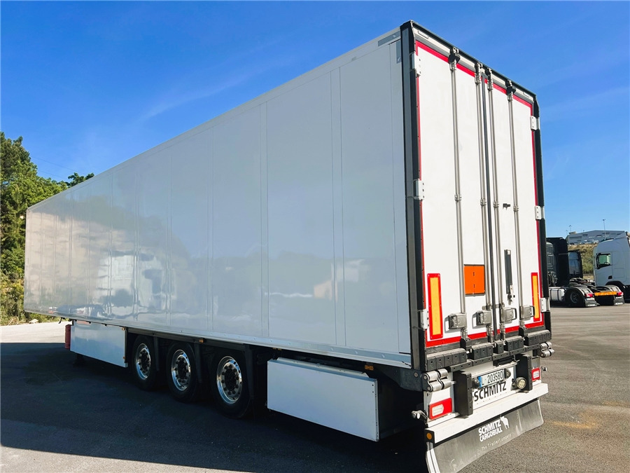 SCHMITZ CARGOBULL SCB-S3B - Semirremolque frigorífico: foto 2 SCHMITZ CARGOBULL SCB-S3B - Semirremolque frigorífico: foto 2