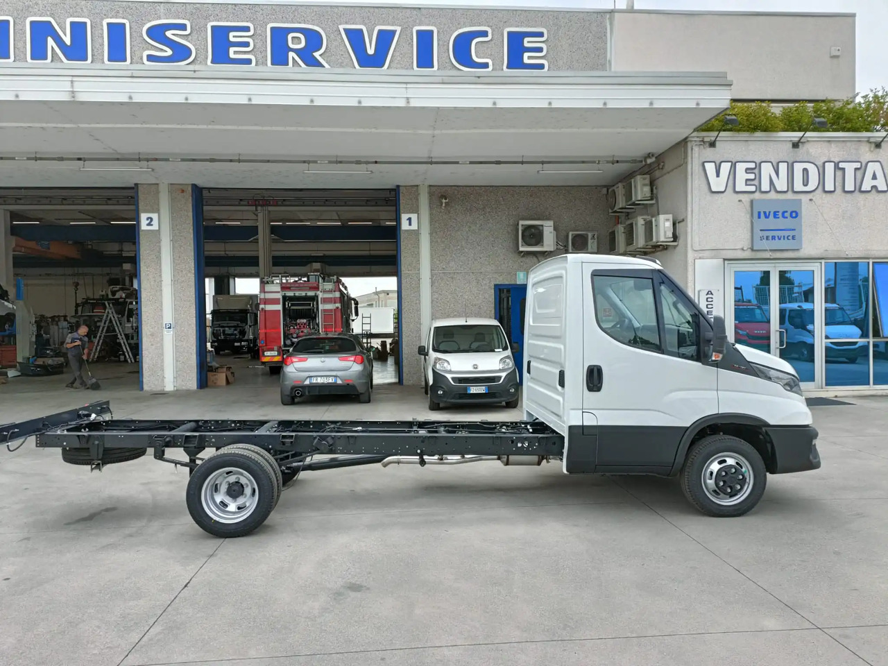 IVECO DAILY 35C18 MOD. 2025 A TELAIO NUOVO - Furgoneta: foto 4 IVECO DAILY 35C18 MOD. 2025 A TELAIO NUOVO - Furgoneta: foto 4