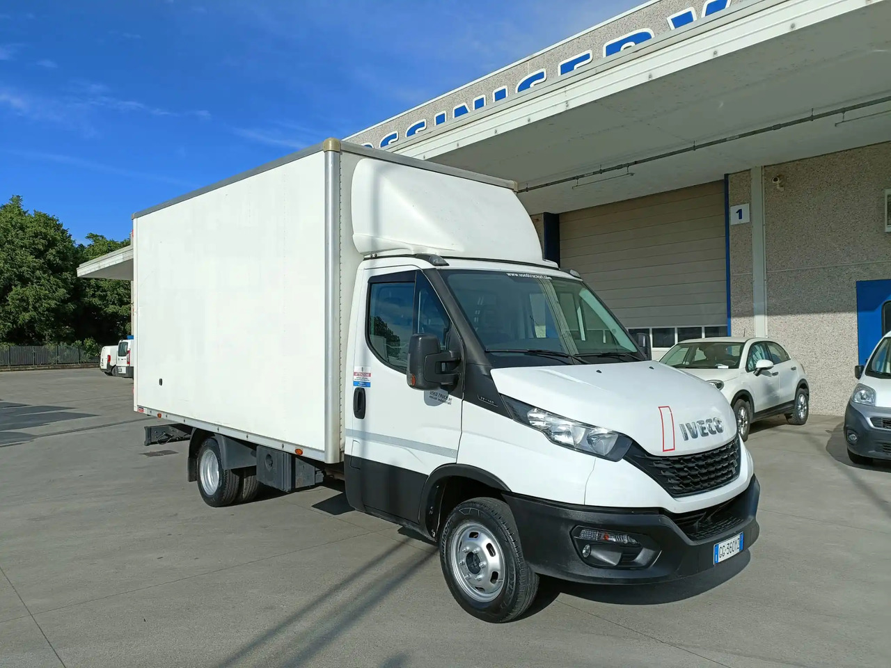 IVECO 35C14 FURGONATO BOX - Furgoneta caja cerrada: foto 1 IVECO 35C14 FURGONATO BOX - Furgoneta caja cerrada: foto 1
