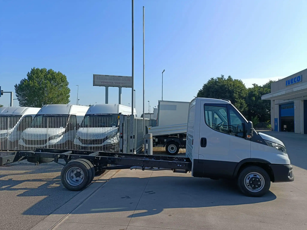 IVECO DAILY 60C18 A TELAIO KM 0 - Camión chasis: foto 4 IVECO DAILY 60C18 A TELAIO KM 0 - Camión chasis: foto 4